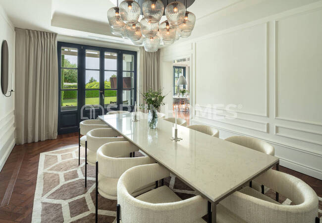 Exclusively Located Prestigious Property in Marbella 15