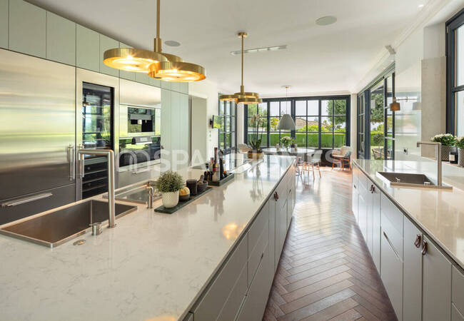 Exclusively Located Prestigious Property in Marbella 16