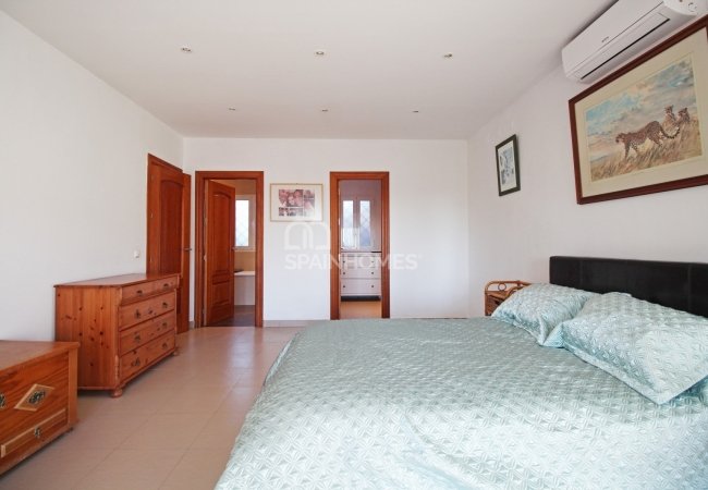 Maison Bien Située Dans Une Zone Convoitée À Benalmadena 35