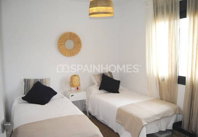 Golfside Houses in a Sought-after Neighborhood in Estepona 20