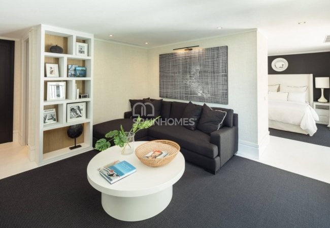 Stunning Detached Villa in a Golf Resorts Area in Marbella 42