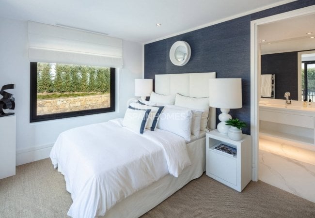 Stunning Detached Villa in a Golf Resorts Area in Marbella 43
