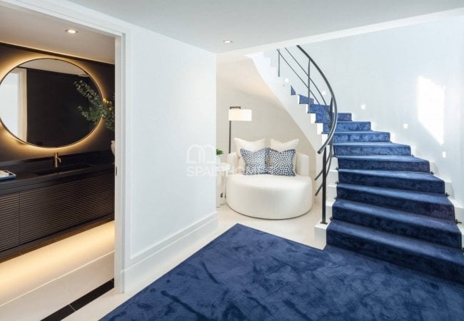 Stunning Detached Villa in a Golf Resorts Area in Marbella 44