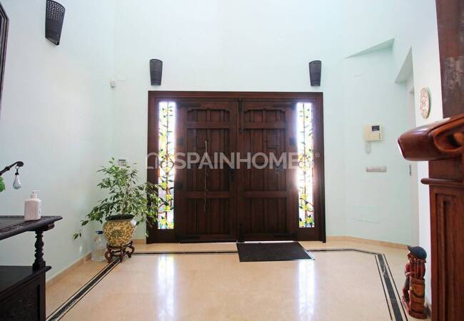 Benalmadena’da Elit Konumda Deniz Manzaralı Villa 17