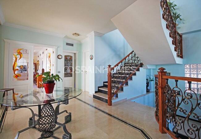 Benalmadena’da Elit Konumda Deniz Manzaralı Villa 24