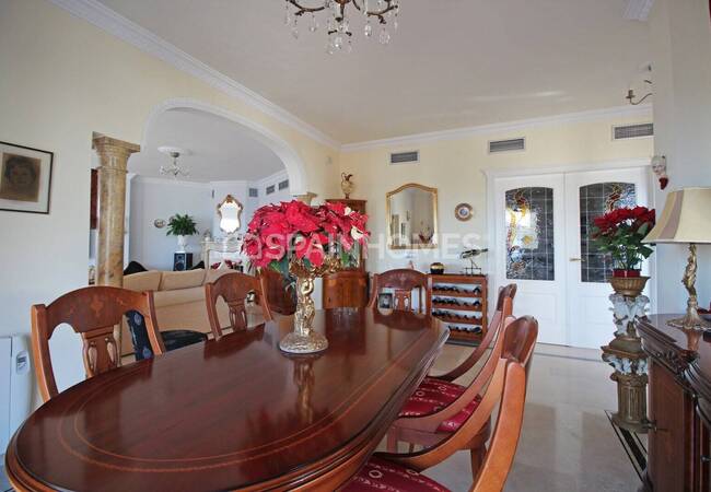 Benalmadena’da Elit Konumda Deniz Manzaralı Villa 32