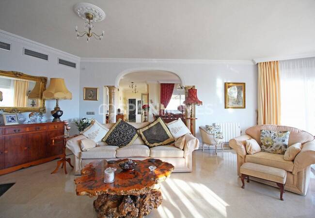 Benalmadena’da Elit Konumda Deniz Manzaralı Villa 37