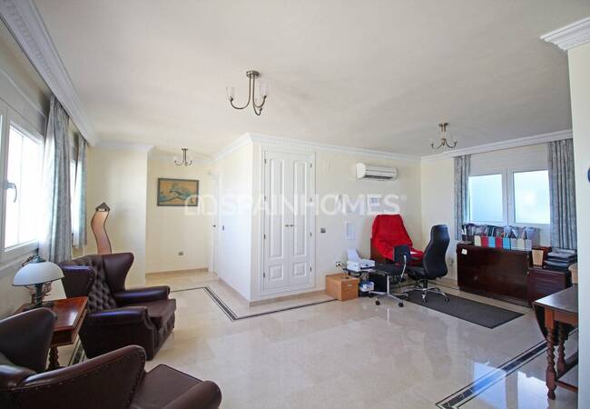 Benalmadena’da Elit Konumda Deniz Manzaralı Villa 41