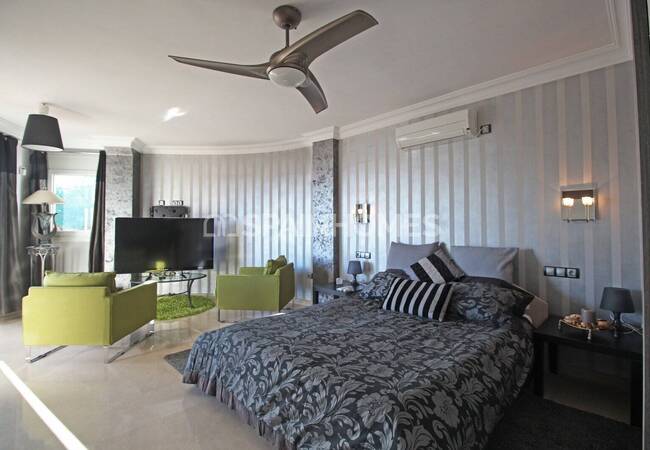 Benalmadena’da Elit Konumda Deniz Manzaralı Villa 43