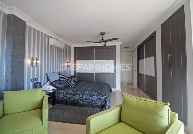 Benalmadena’da Elit Konumda Deniz Manzaralı Villa 44