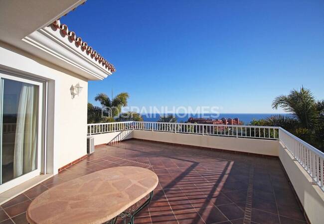 Benalmadena’da Elit Konumda Deniz Manzaralı Villa 46