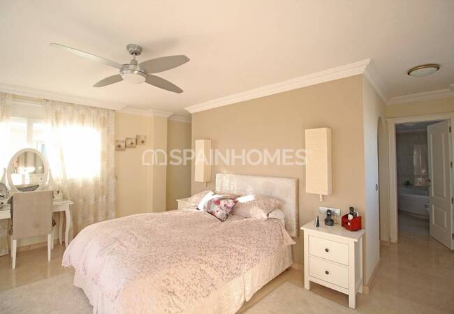 Benalmadena’da Elit Konumda Deniz Manzaralı Villa 54