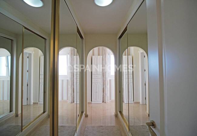 Benalmadena’da Elit Konumda Deniz Manzaralı Villa 55