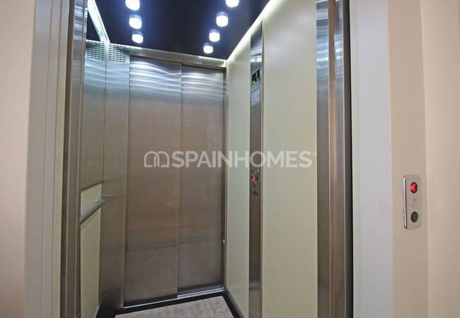 Benalmadena’da Elit Konumda Deniz Manzaralı Villa 58