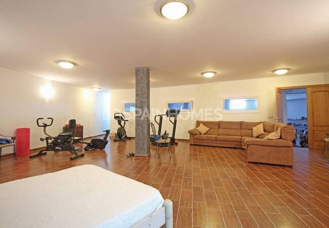 Benalmadena’da Elit Konumda Deniz Manzaralı Villa 60