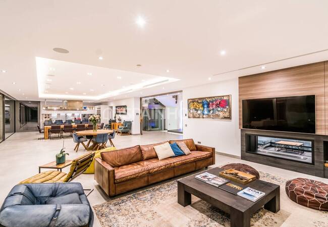 Marbella'da Satılık Çağdaş Tasarımlı Şık Müstakil Villa 22