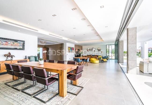 Marbella'da Satılık Çağdaş Tasarımlı Şık Müstakil Villa 20