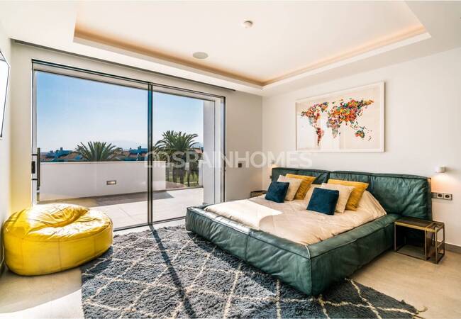 Marbella'da Satılık Çağdaş Tasarımlı Şık Müstakil Villa 32