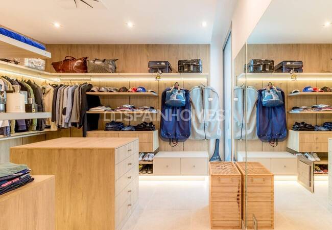 Marbella'da Satılık Çağdaş Tasarımlı Şık Müstakil Villa 33
