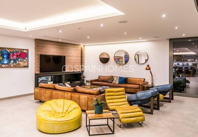Marbella'da Satılık Çağdaş Tasarımlı Şık Müstakil Villa 39