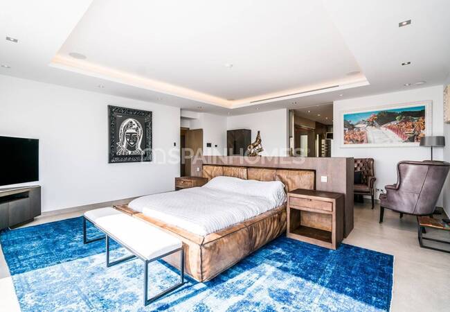 Marbella'da Satılık Çağdaş Tasarımlı Şık Müstakil Villa 37