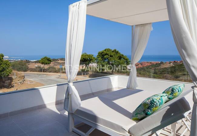 Ready to Move Contemporary Houses for Sale in Casares 15