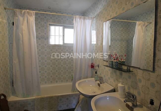 Well Located Home in Stylish Residential Area in Benalmadena 19