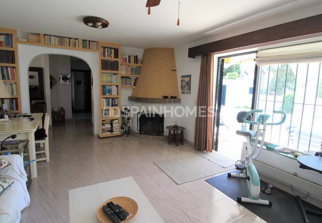 Well Located Home in Stylish Residential Area in Benalmadena 9
