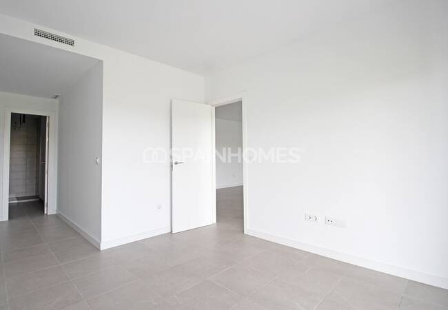 Casares'te Muhteşem Manzaralı Golf Sahası Yanında Daire 23