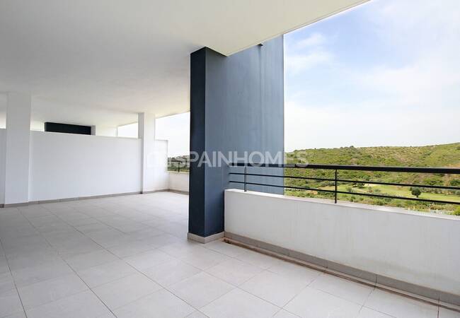 Casares'te Muhteşem Manzaralı Golf Sahası Yanında Daire 11