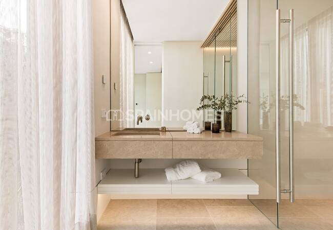 Ultra Luxe New Build Villa with Open Views in Benahavis 46