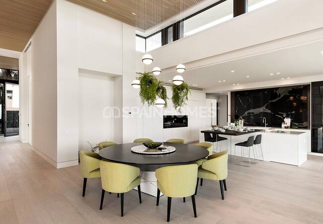 Ultra Luxe New Build Villa with Open Views in Benahavis 56