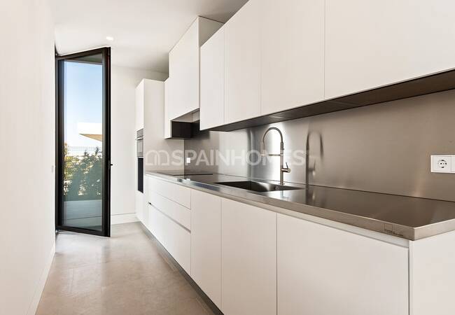 Ultra Luxe New Build Villa with Open Views in Benahavis 58