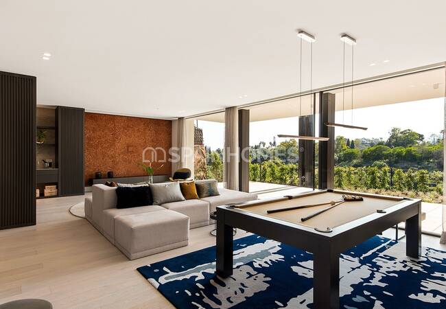 Ultra Luxe New Build Villa with Open Views in Benahavis 32