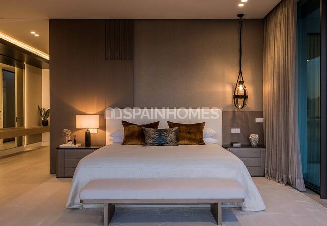 Ultra Luxe New Build Villa with Open Views in Benahavis 68