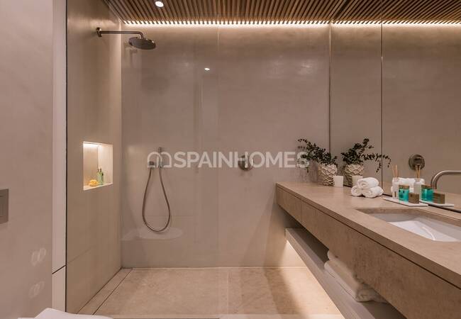 Ultra Luxe New Build Villa with Open Views in Benahavis 35