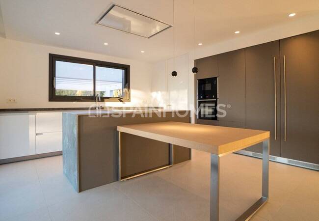 Новая Просторная Вилла в Бенальмадене, Коста-дель-Соль 22