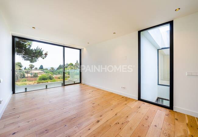 Unique Detached House with Pleasant Sea Views in Marbella 14