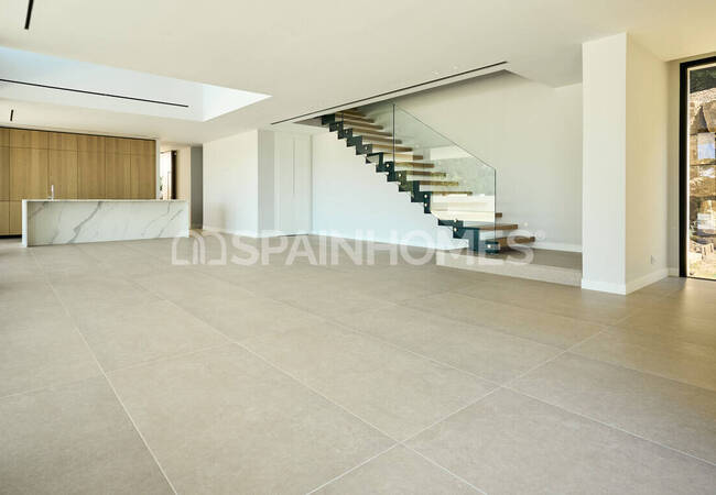 Villas with Stunning Sea Views and Infinity Pools in Benahavis 3