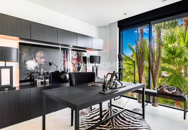 Energy Efficient Furnished Villa by the Beach in Marbella 26