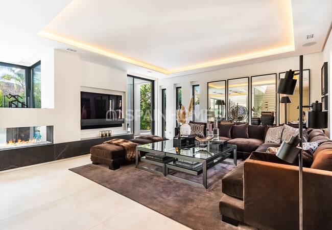 Energy Efficient Furnished Villa by the Beach in Marbella 13