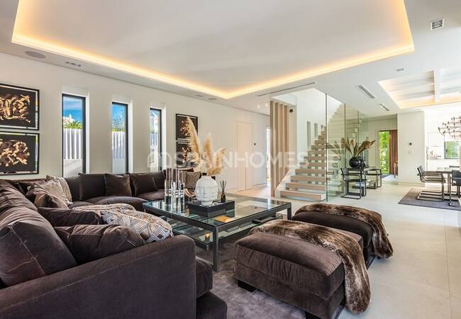Energy Efficient Furnished Villa by the Beach in Marbella 14
