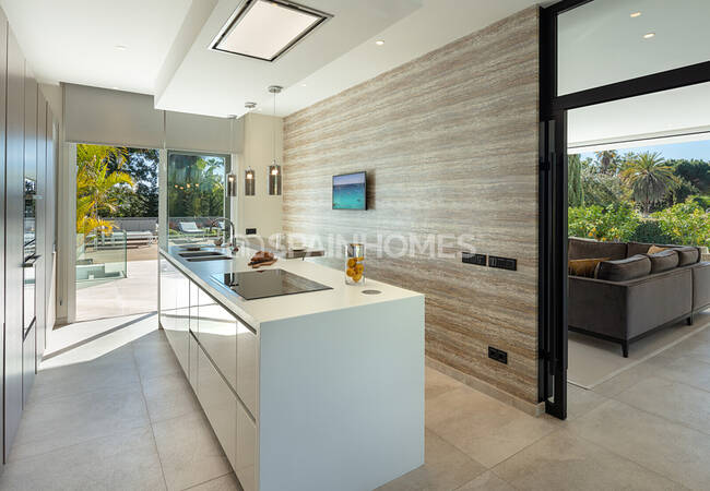 Villa with Luxury Design and Quality Finishes in Marbella 18