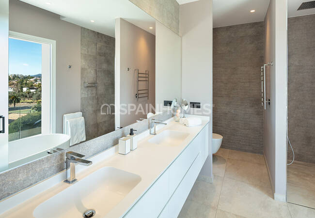 Villa with Luxury Design and Quality Finishes in Marbella 21