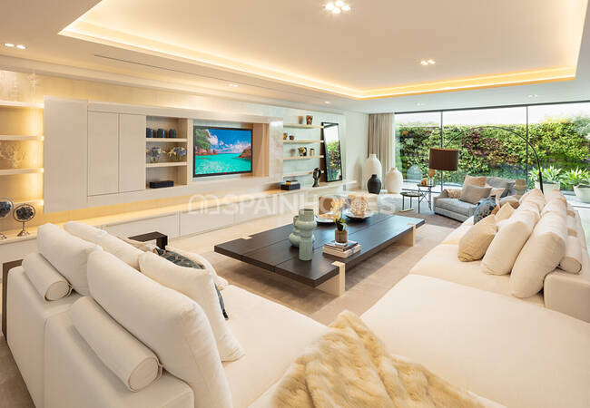 Marbella'da Golf Sahalarına Yakın Konumda Ultra Lüks Villa 34