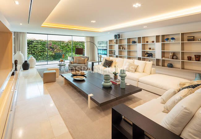 Marbella'da Golf Sahalarına Yakın Konumda Ultra Lüks Villa 35