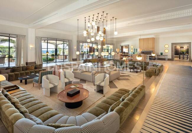 Marbella Golden Mile’da Panoramik Manzaralı Lüks Konak 11