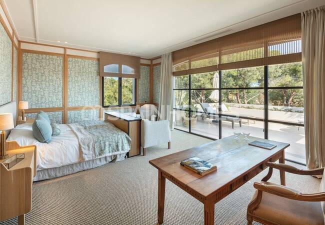 Marbella Golden Mile’da Panoramik Manzaralı Lüks Konak 14