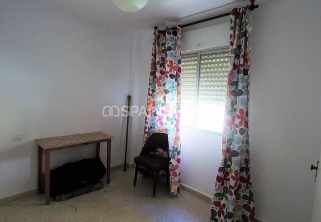 Centrally Located Apartment with Sea Views in Málaga 9