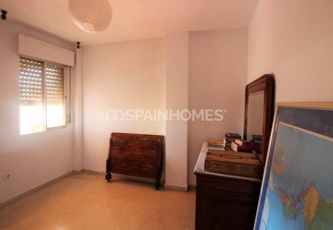 Centrally Located Apartment with Sea Views in Málaga 13